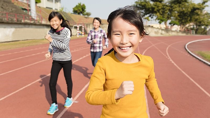 運動有性別之分？許多家長仍認為男孩比女孩適合運動